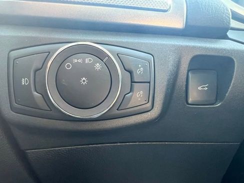 Used 2020 Ford Fusion SE w/ Equipment Group 151A FWD image 11