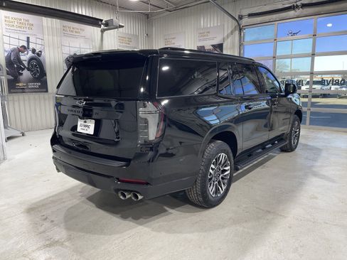 Used 2026 Chevrolet Suburban Z71 w/ Z71 Off-Road Package image 8