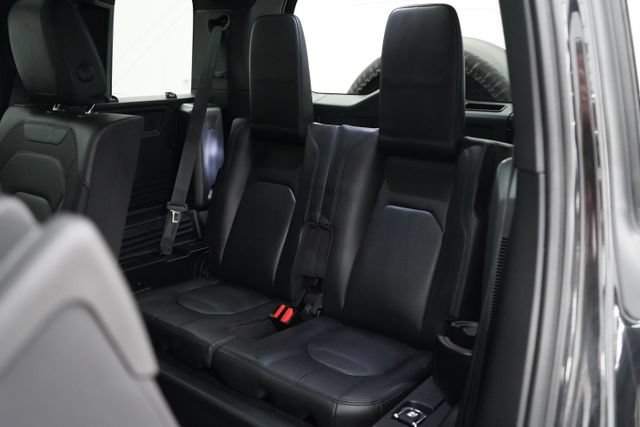 Used 2024 Land Rover Defender 110 X-Dynamic SE AWD/4WD image 47
