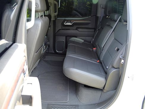 Used 2022 GMC Sierra 1500 SLT w/ SLT Convenience Package AWD/4WD image 14