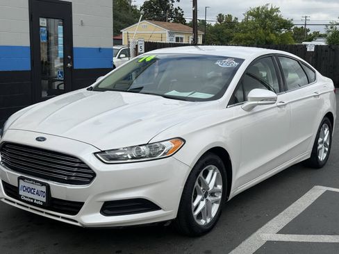 Used 2014 Ford Fusion SE FWD image 3