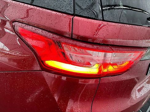Used 2020 Chevrolet Traverse RS AWD/4WD image 29