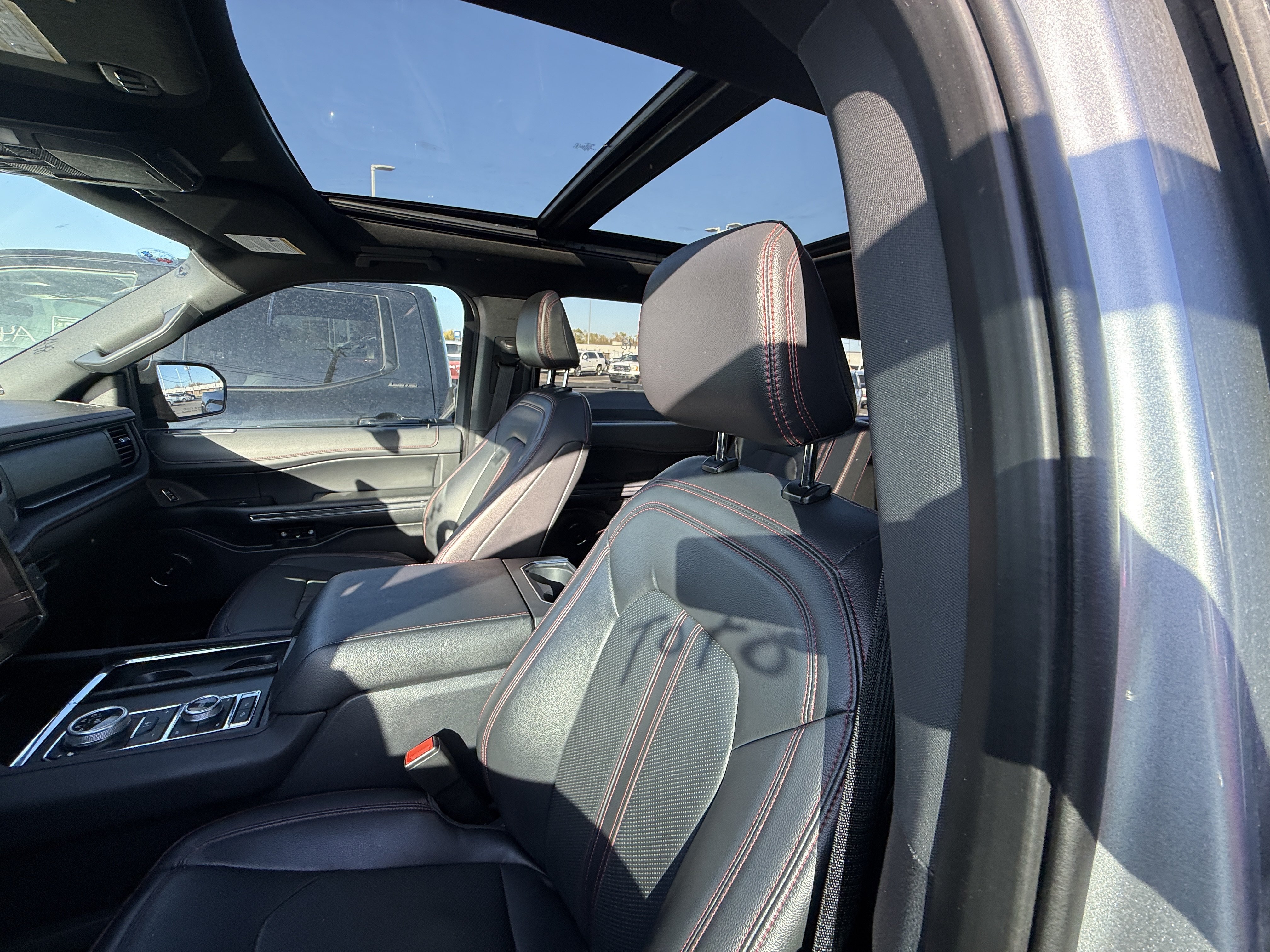 Used 2024 Ford Expedition Max Limited AWD/4WD image 6