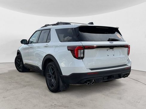 Used 2025 Ford Explorer ST AWD/4WD image 2