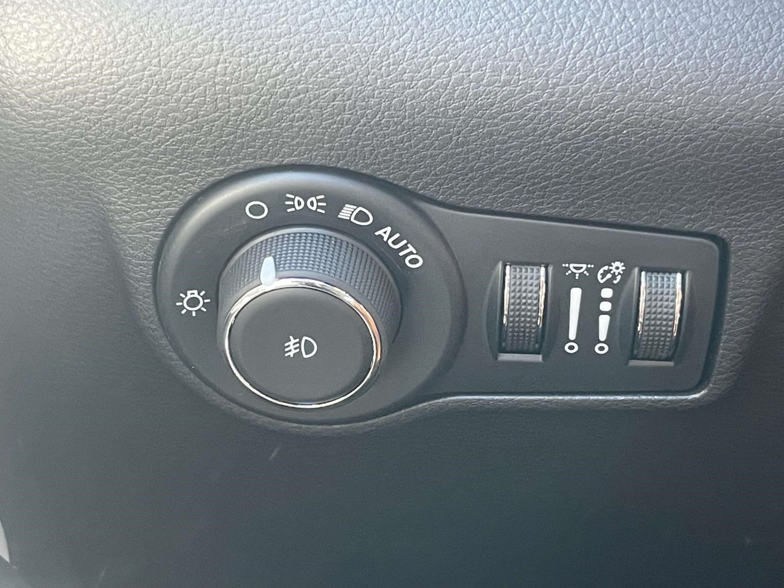 Used 2025 Jeep Compass Limited AWD/4WD image 19
