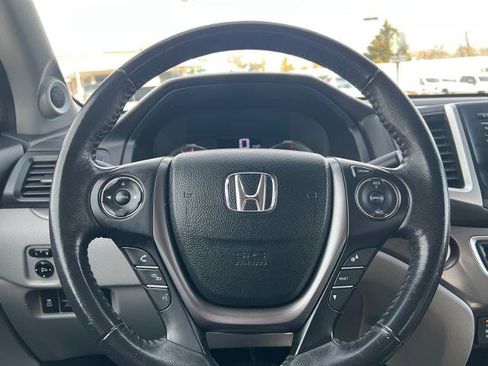 Used 2017 Honda Ridgeline RTL image 16