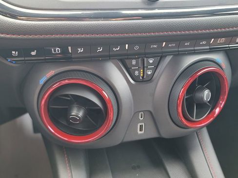 Used 2020 Chevrolet Blazer RS FWD image 22