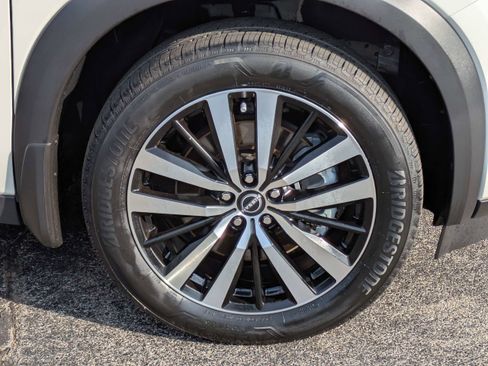 Used 2023 Nissan Pathfinder Platinum w/ Cargo Package image 11