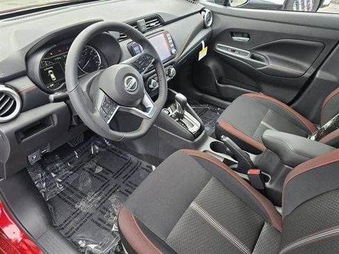 New 2025 Nissan Versa SR w/ Trunk Package image 9
