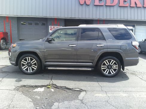 Used 2021 Toyota 4Runner Limited AWD/4WD image 2