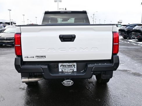Used 2025 Toyota Tacoma SR w/ SR Upgrade Package image 7