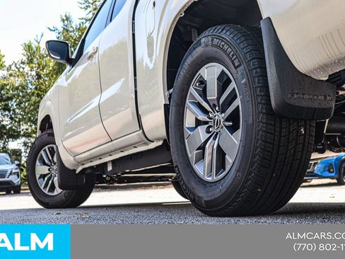 Certified 2025 Nissan Frontier SV RWD image 15