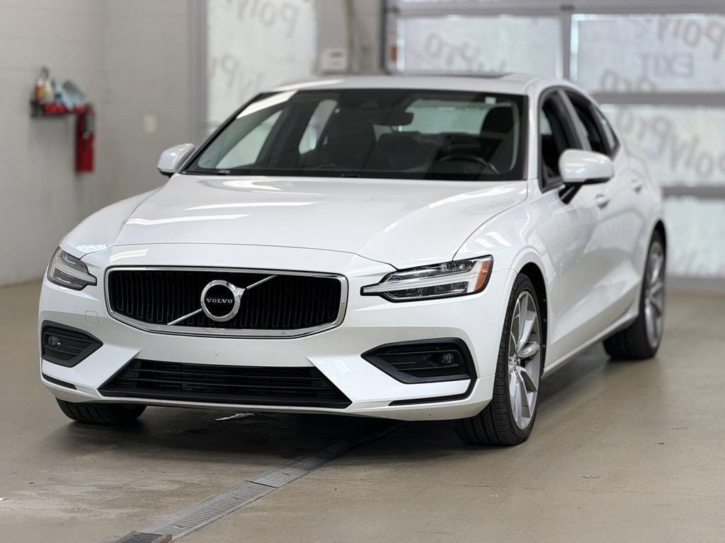 Used 2021 Volvo S60 T6 Momentum w/ Premium Package AWD/4WD image 3
