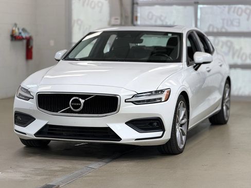 Used 2021 Volvo S60 T6 Momentum w/ Premium Package AWD/4WD image 3
