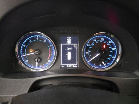 Used 2017 Toyota Corolla SE w/ Carpet Mat Package (TMS) FWD image 14