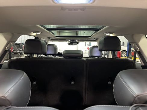 Used 2022 Kia Sorento S w/ Panoramic Sunroof Package image 10