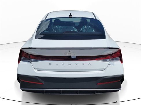 Certified 2025 Hyundai Elantra Sport image 5