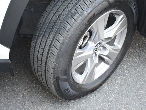 Used 2024 Toyota RAV4 XLE AWD/4WD image 11