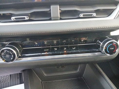 Used 2025 Chevrolet Equinox LT image 19