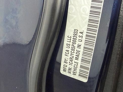 Certified 2023 Jeep Grand Cherokee Trailhawk AWD/4WD image 35