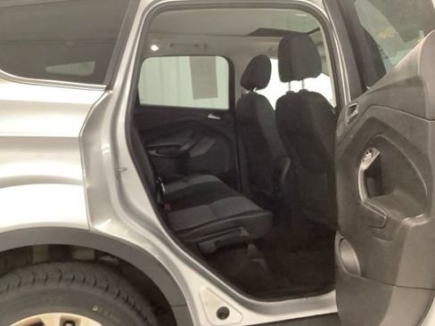 Used 2017 Ford Escape SE w/ Equipment Group 201A FWD image 10