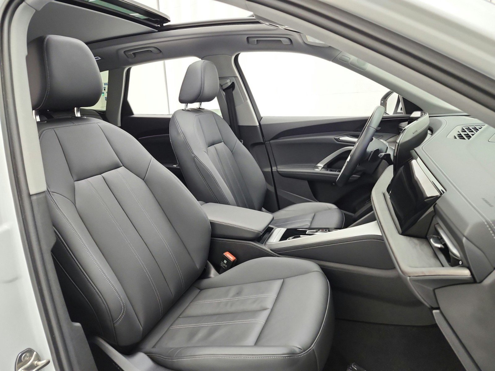 Used 2025 Audi Q5 Premium Plus w/ Premium Plus AWD/4WD image 20