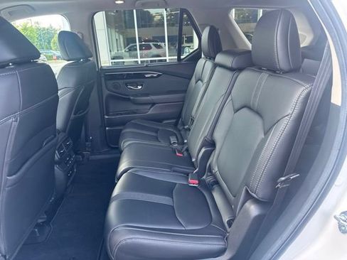 Used 2024 Honda Pilot Touring image 21