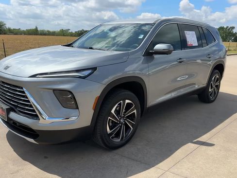 Certified 2026 Buick Enclave Preferred image 5