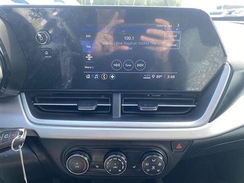 Used 2024 Chevrolet Trax RS w/ Sunroof Package FWD image 45