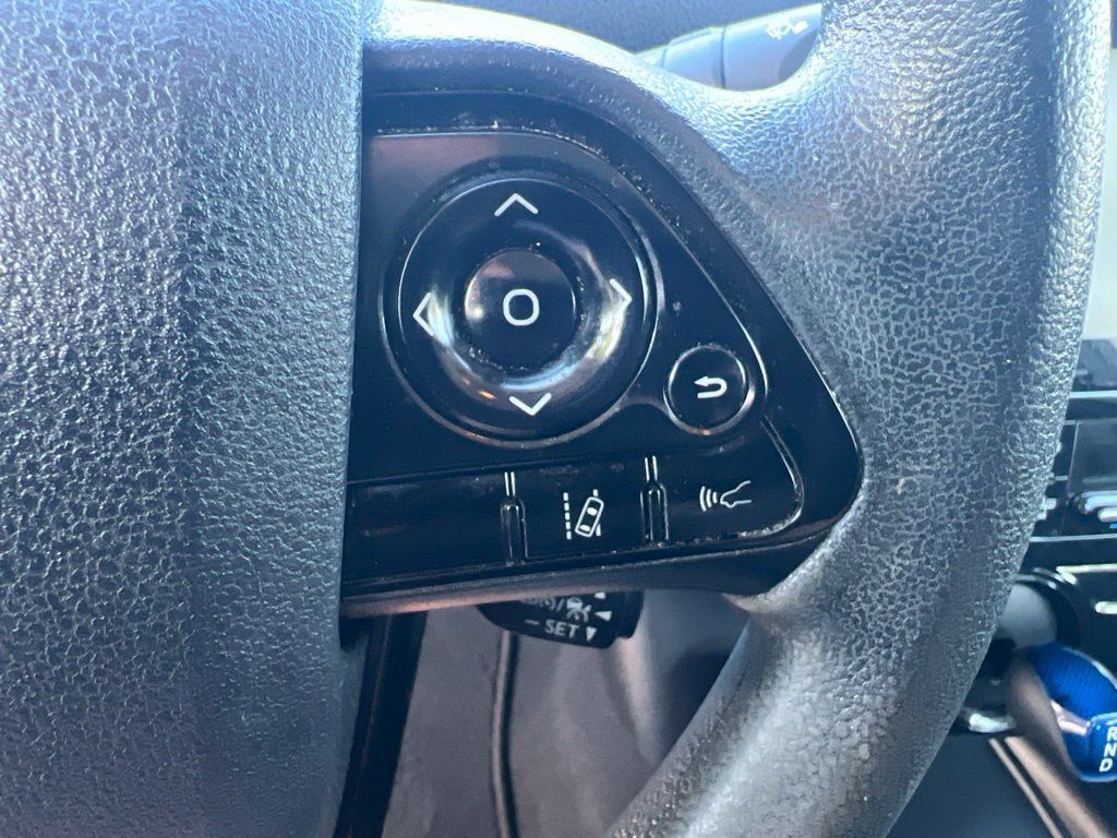 Used 2021 Toyota Prius L Eco FWD image 49