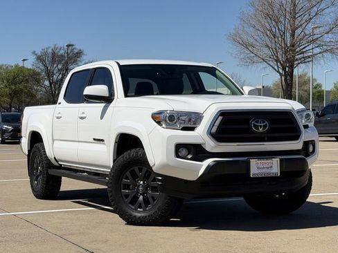 Certified 2023 Toyota Tacoma SR5 image 2