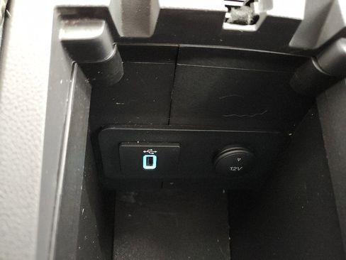 Used 2017 Ford Escape SE w/ Equipment Group 201A image 28