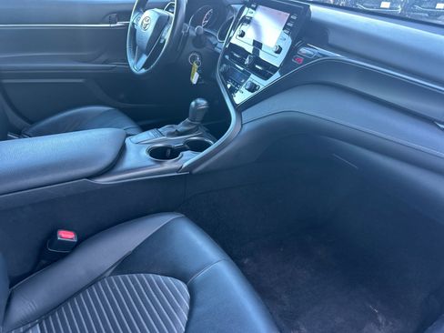 Used 2024 Toyota Camry SE image 14