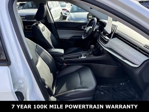 Used 2022 Jeep Compass Latitude w/ Sun and Sound Group image 9