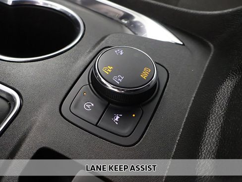 Used 2023 Chevrolet Traverse LT AWD/4WD image 3