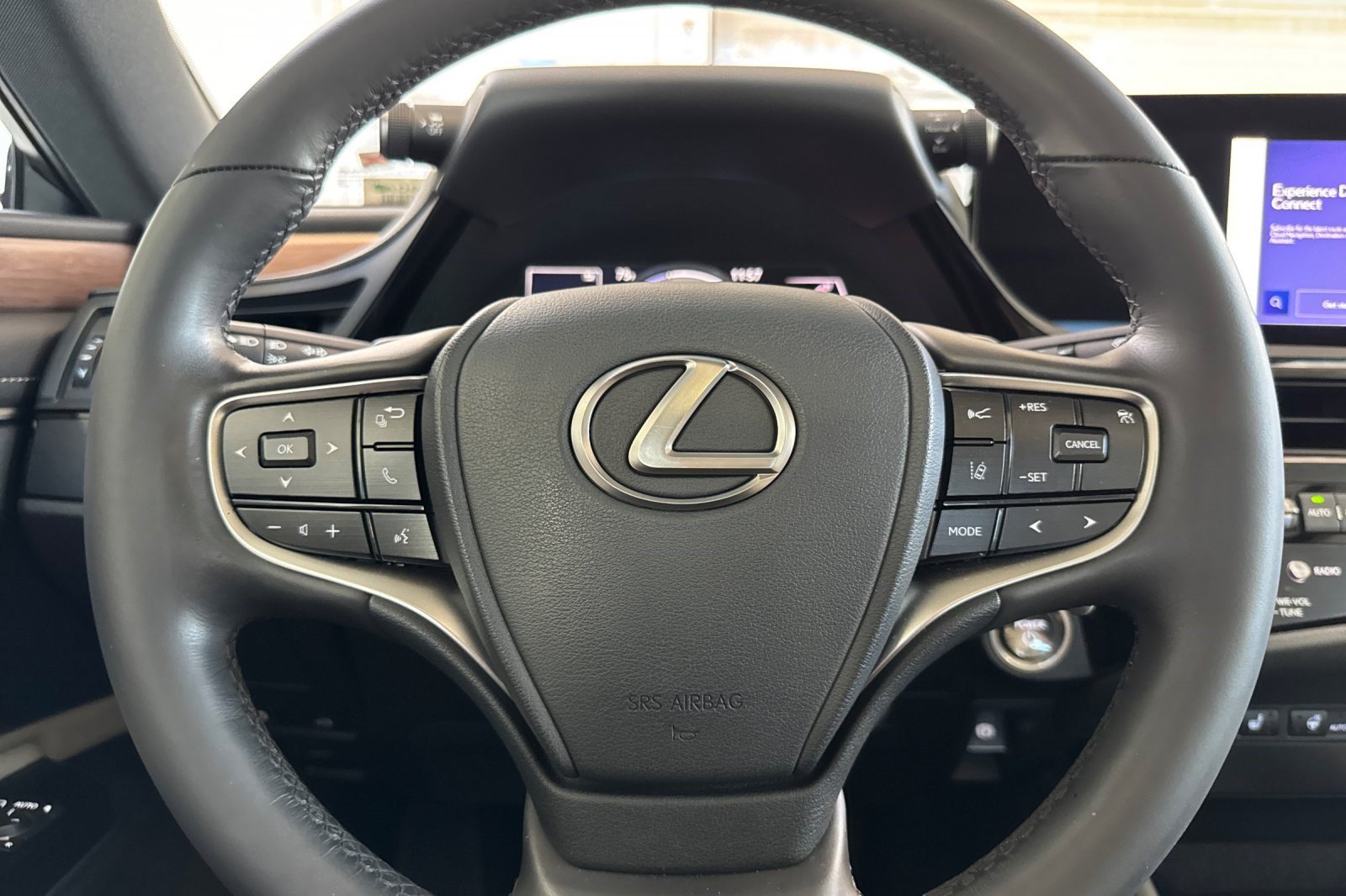 Certified 2024 Lexus ES 300h w/ Premium Package FWD image 28