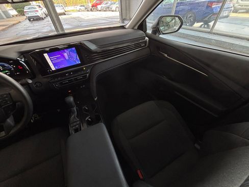 Used 2025 Toyota Camry LE image 34