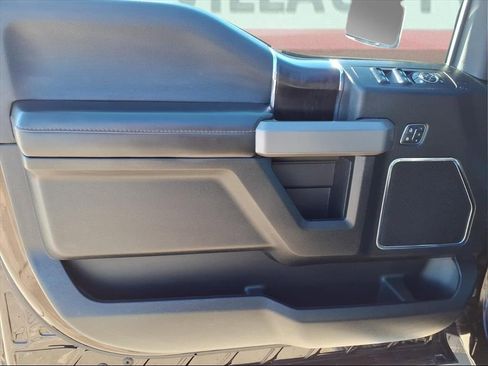 Used 2019 Ford F150 Platinum w/ Equipment Group 701A Luxury image 14