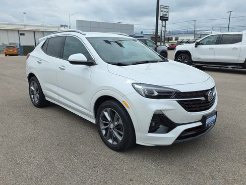 Certified 2022 Buick Encore GX Essence w/ Sport Touring Package FWD image 2