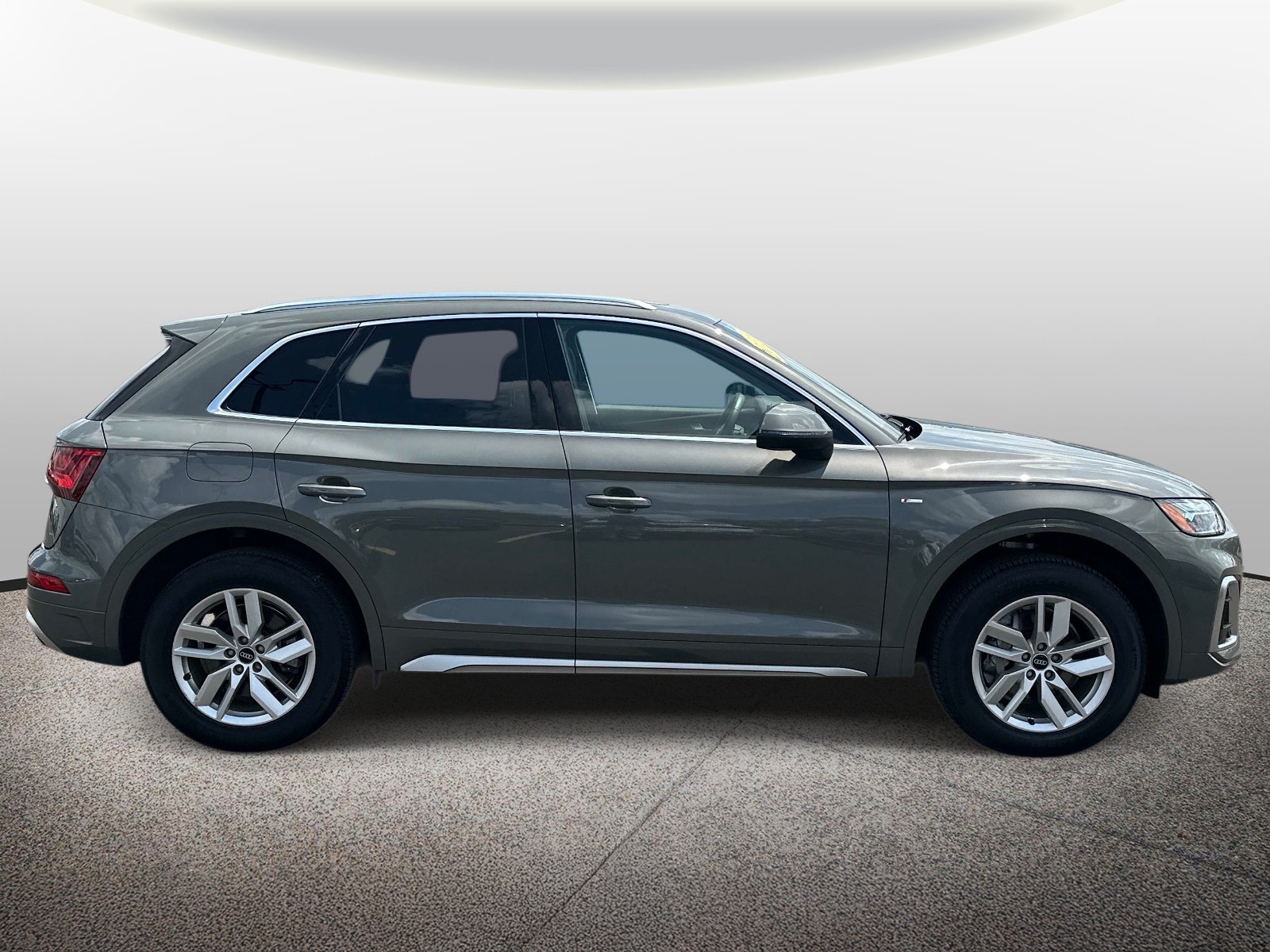 Used 2023 Audi Q5 2.0T Premium w/ Convenience Package AWD/4WD image 5