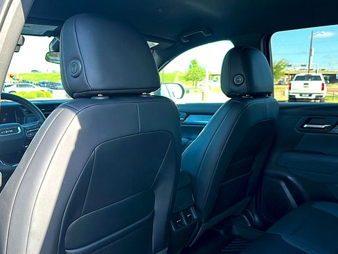 Used 2026 GMC Terrain AT4 w/ LPO, Black Badging Package AWD/4WD image 17