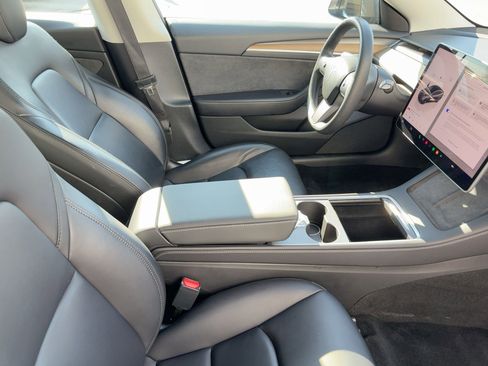 Used 2023 Tesla Model 3 Standard Range image 29