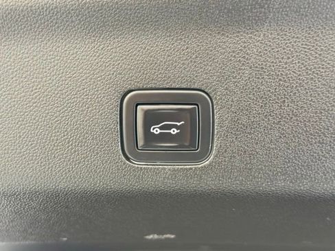 Used 2023 Cadillac Escalade Sport image 6