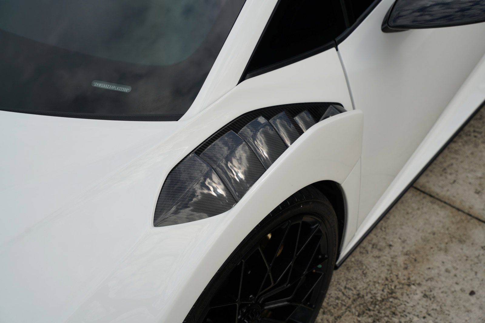 Used 2023 Lamborghini Huracan STO RWD image 11