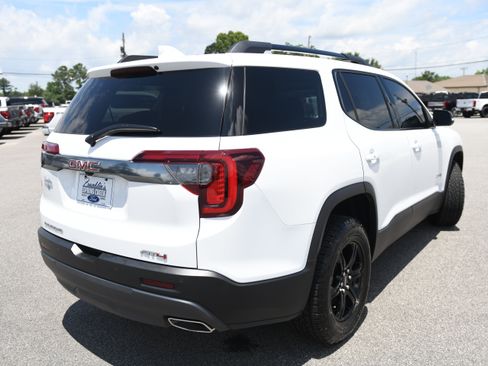Used 2022 GMC Acadia AT4 w/ Technology Package AWD/4WD image 4
