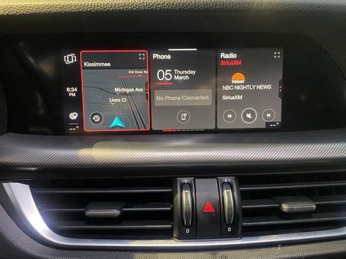 Used 2024 Alfa Romeo Stelvio Ti image 21