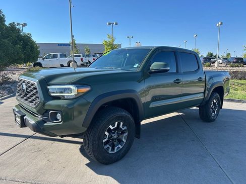 Used 2021 Toyota Tacoma TRD Off-Road w/ Technology Package AWD/4WD image 3