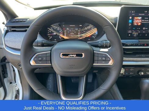 New 2026 Jeep Compass Latitude image 12