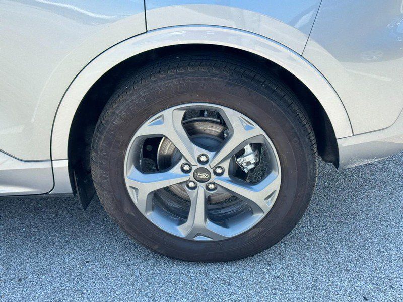 Used 2024 Ford Escape ST-Line w/ Tech Pack #1 FWD image 7