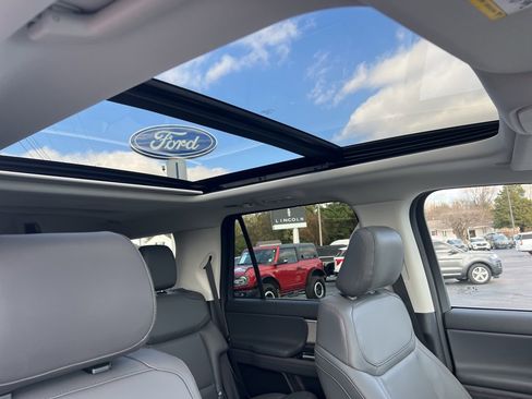 New 2025 Ford Expedition Active image 17